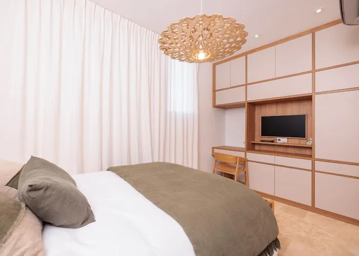 Les Peupliers Avec Piscine Privee Et Sauna Villa Royan